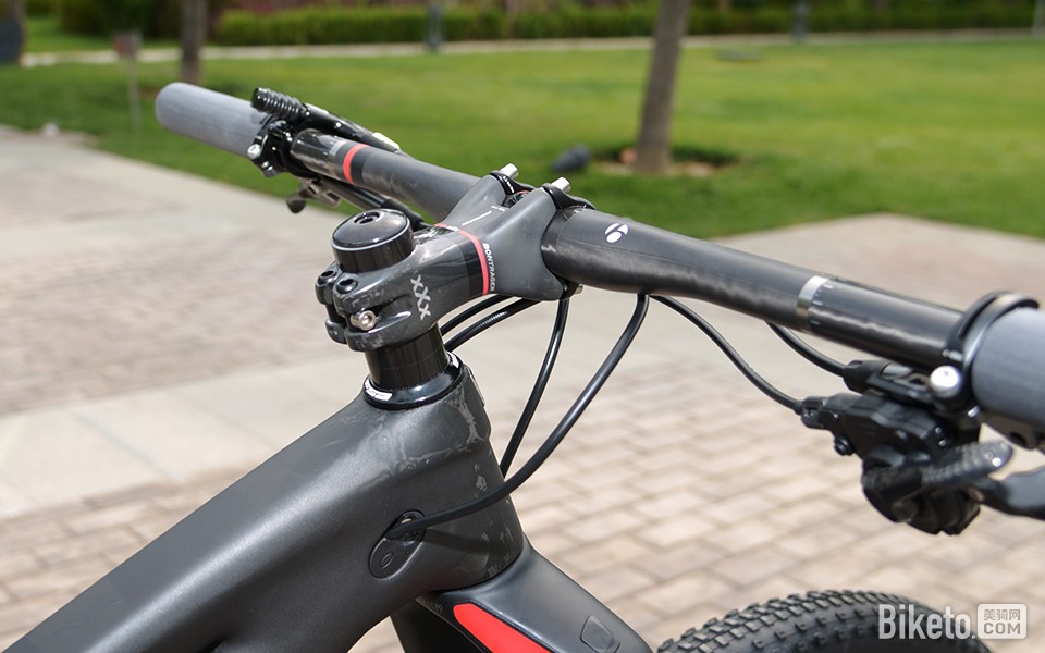 頂級(jí)單車 TREK Top Fuel 9.9 SL 山地競(jìng)技與零配件制造的巔峰之作